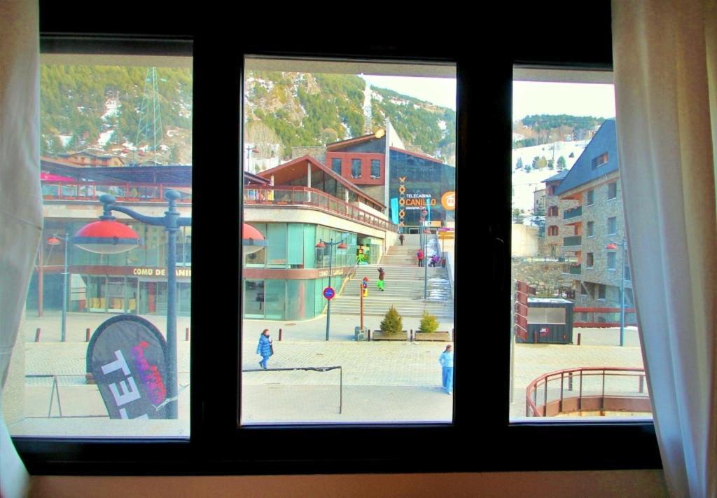 Areny, Centro, En Frente Del Telecabina De Grandvalira * Canillo